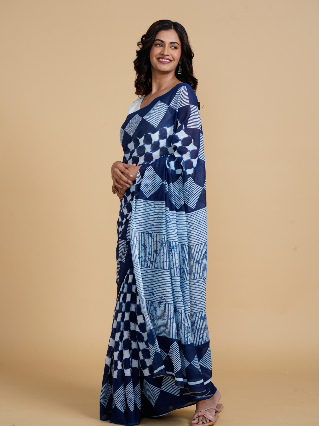 Blooming Elegance Indigo Printed Saree