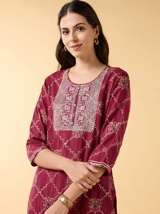 Blooming Elegance Magenta Embroidered Kurta