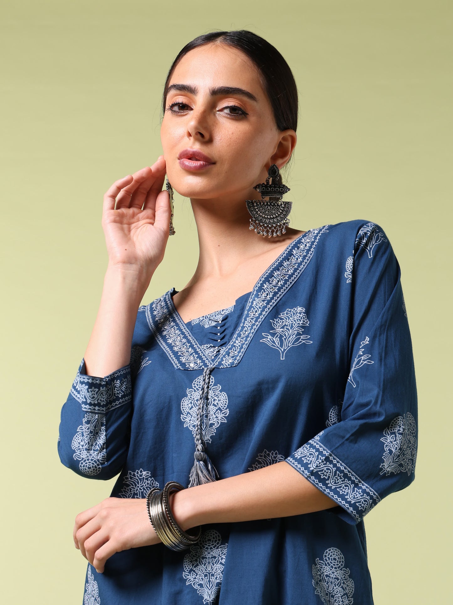 Vibrant Roots Blue Printed Kurta Set With Dupatta