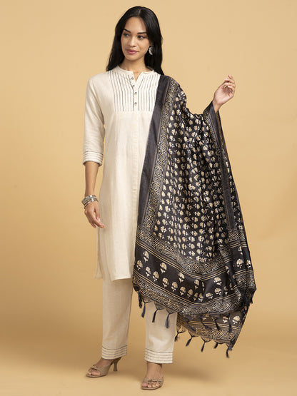 Vibrant Roots White Kurta Set With Black Printed Dupatta