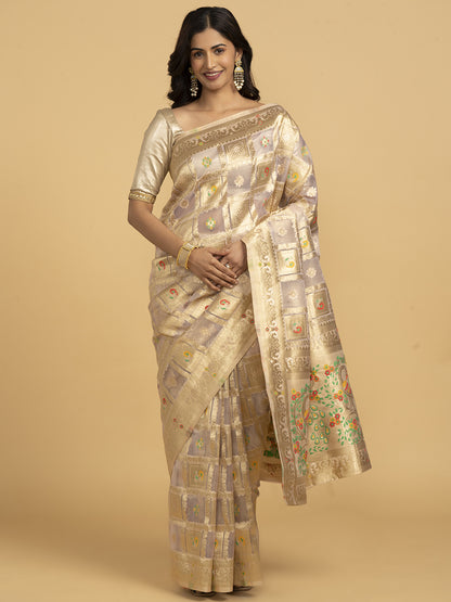 Divine Drapes Gold checked Motif Saree