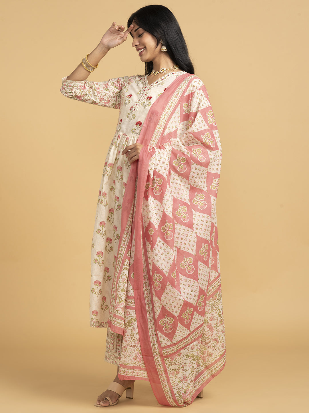 Blooming Elegance  White And Pink Kurta Set With Dupatta