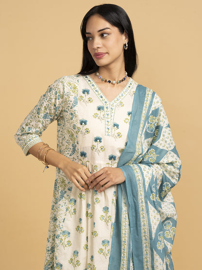 Blooming Elegance  White And Blue Kurta Set With Dupatta