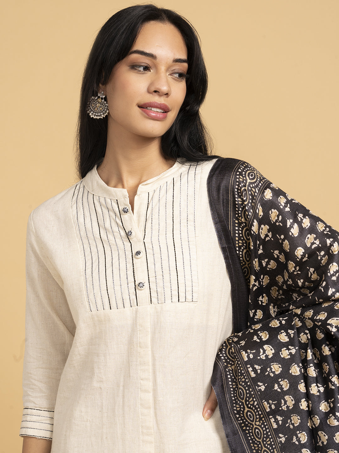 Vibrant Roots White Kurta Set With Black Printed Dupatta