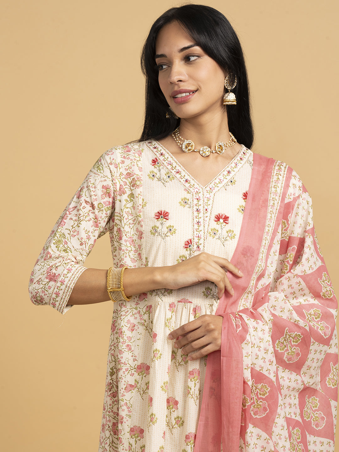 Blooming Elegance  White And Pink Kurta Set With Dupatta