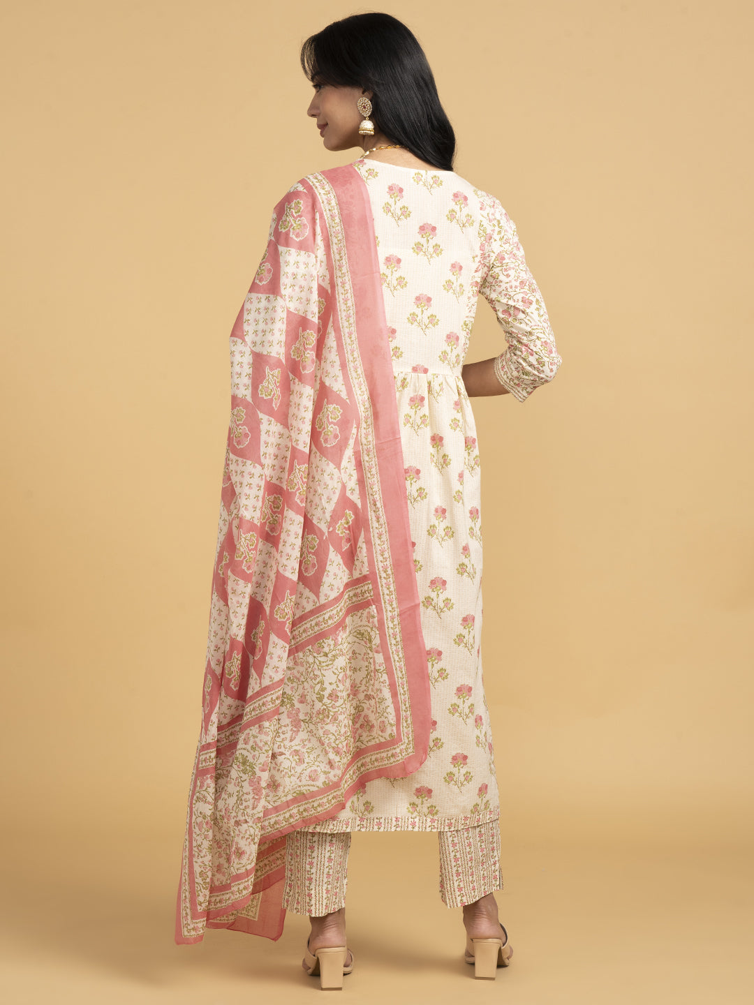 Blooming Elegance  White And Pink Kurta Set With Dupatta