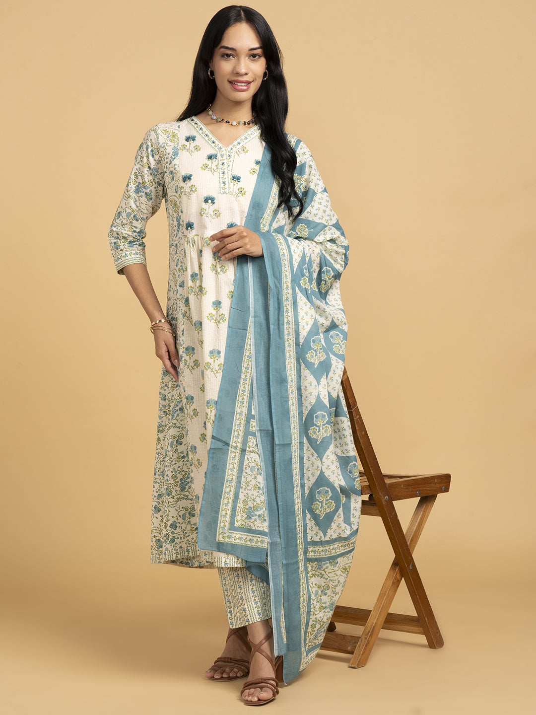 Blooming Elegance  White And Blue Kurta Set With Dupatta