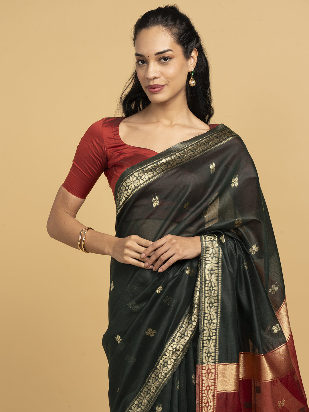 Divine Drapes Simple Green Saree