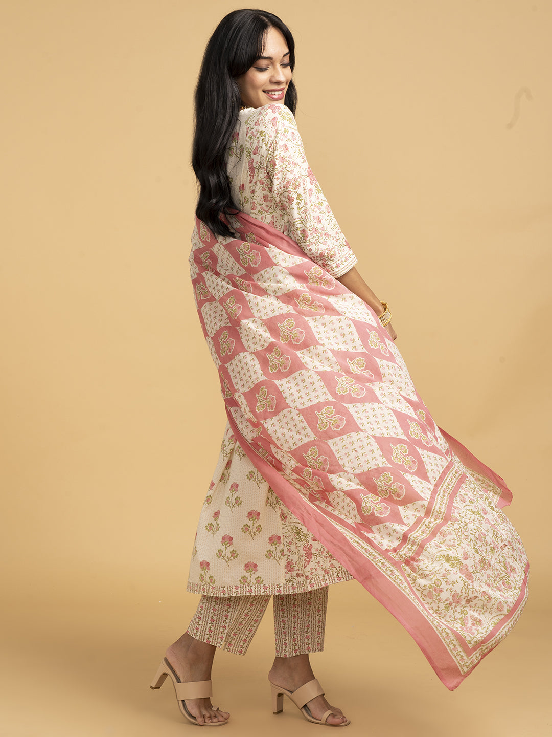 Blooming Elegance  White And Pink Kurta Set With Dupatta