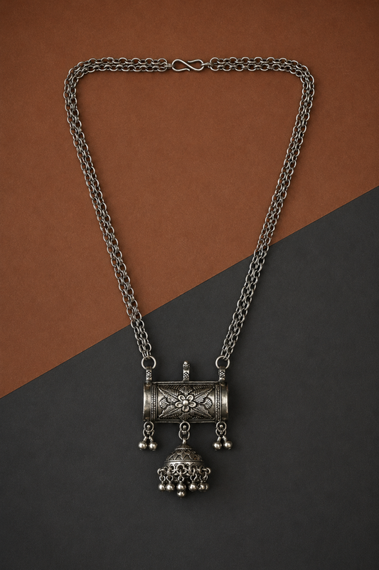 Earth & Silver Statement Chain - IV