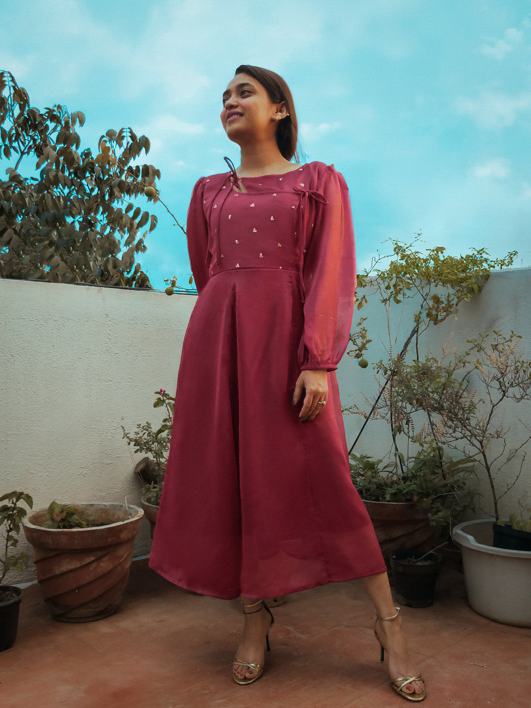 50 Plus Maxi Dress Design Ideas | Maxi Dress Latest Design | Maxi Dress For  Wedding In Pakistan | Long dress design, Long gown dress, Indian designer  outfits