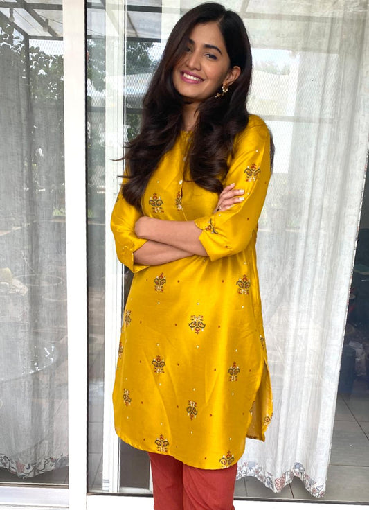 Saaki Women Dhuri Mustard Printed Kurta