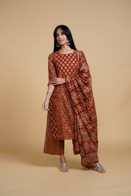 Blooming elegance Orange All Over Print Kurta Set With Dupatta