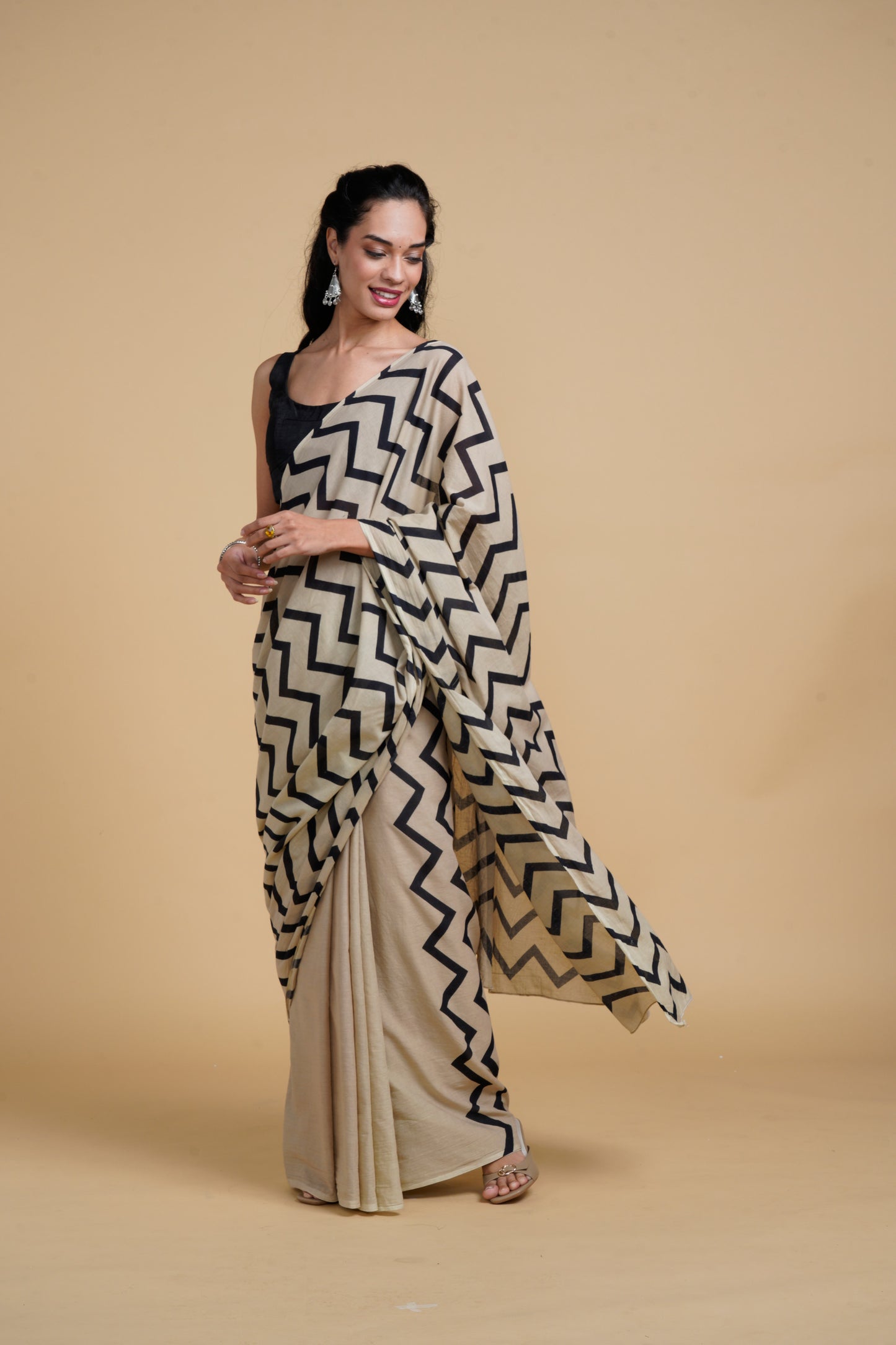 Blooming Elegance Off White Printed Saree