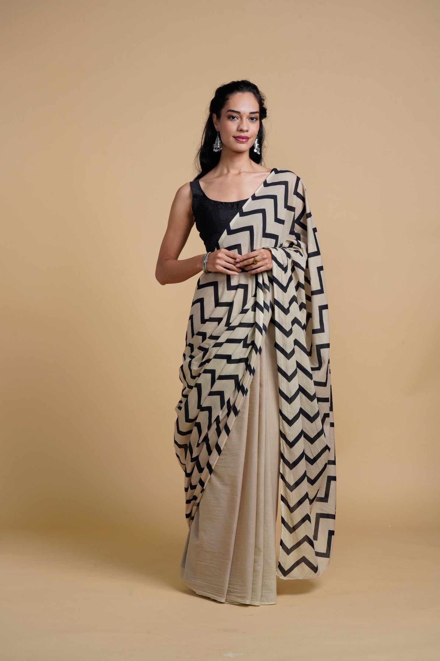 Blooming Elegance Off White Printed Saree