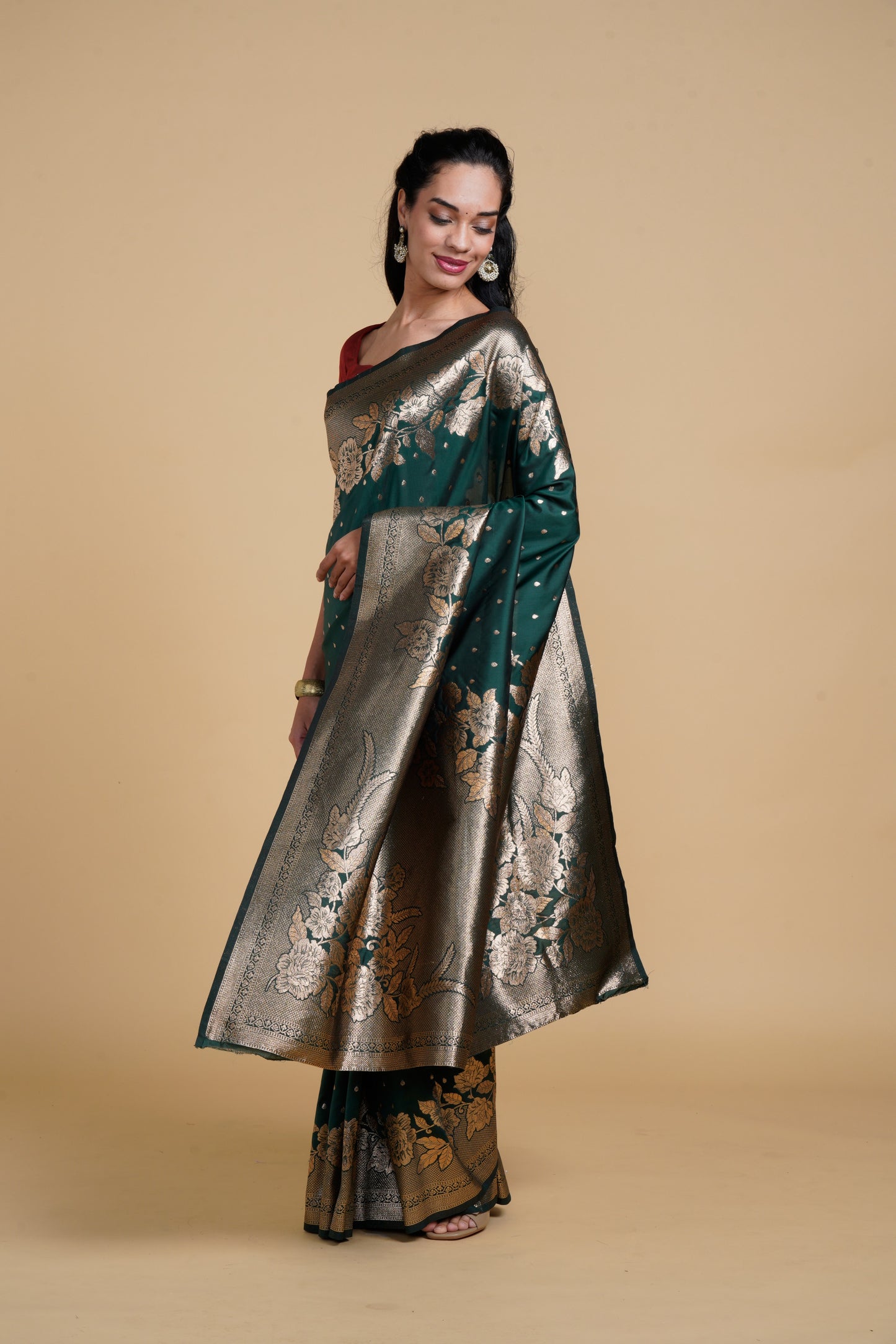 Divine Drapes Green Motif Saree