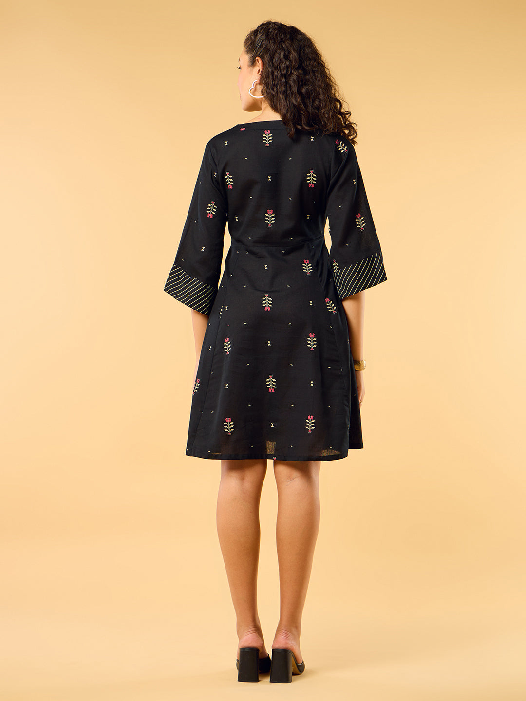 Summer Serenade Black Robe Style Printed Dress