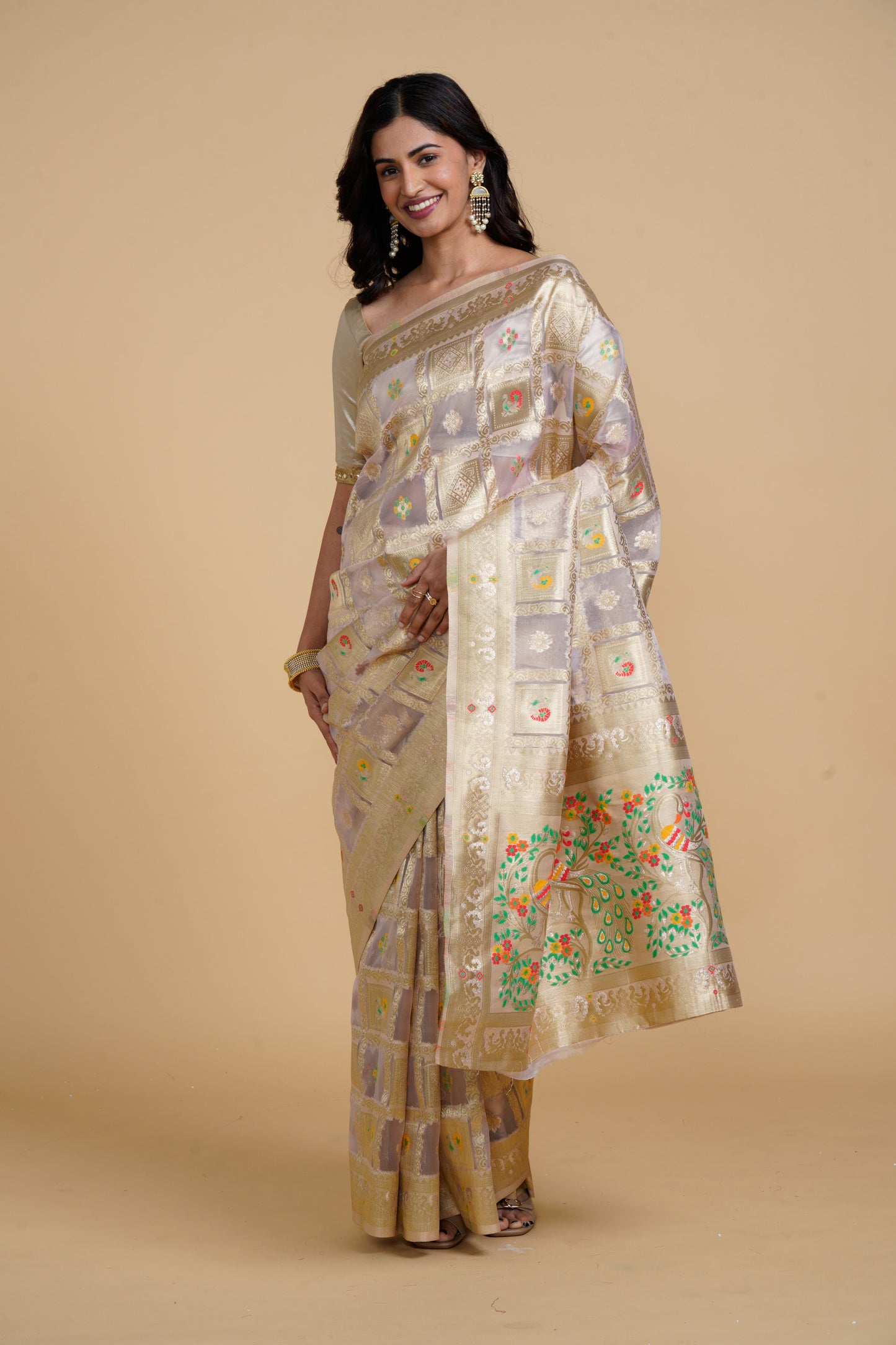 Divine Drapes Gold checked Motif Saree