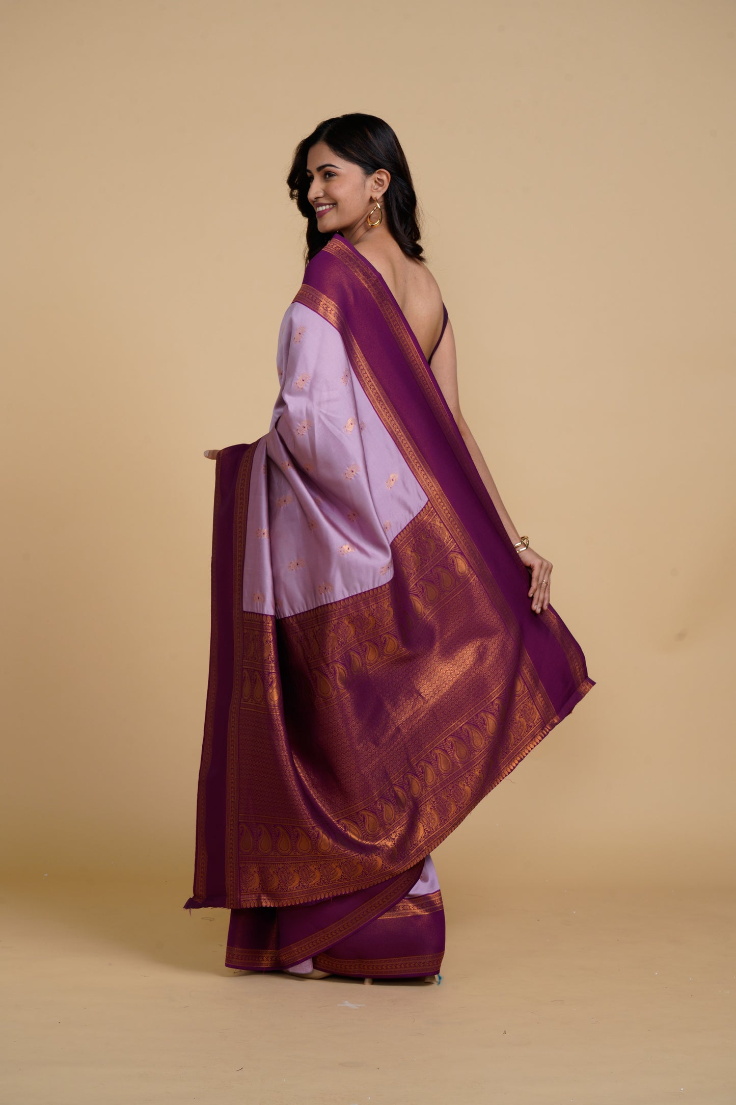 Divine Drapes Lavender Motif Saree