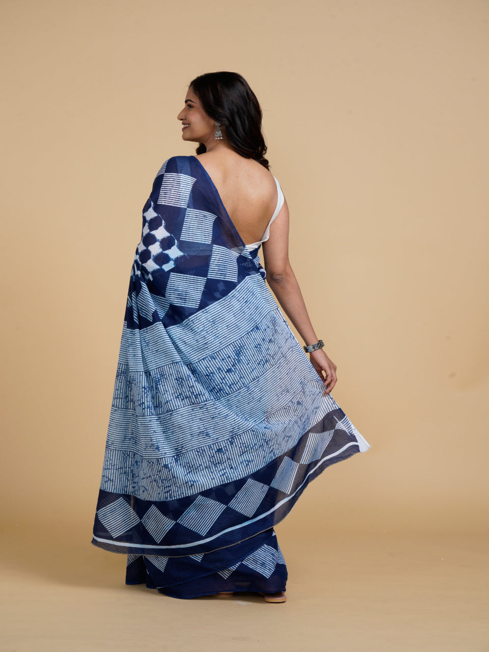 Blooming Elegance Indigo Printed Saree