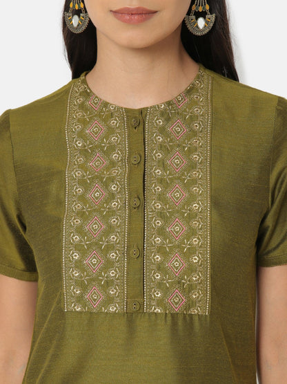 Green_Embroidered_Kurta_Front_Close_Up_1 (6595633414313)